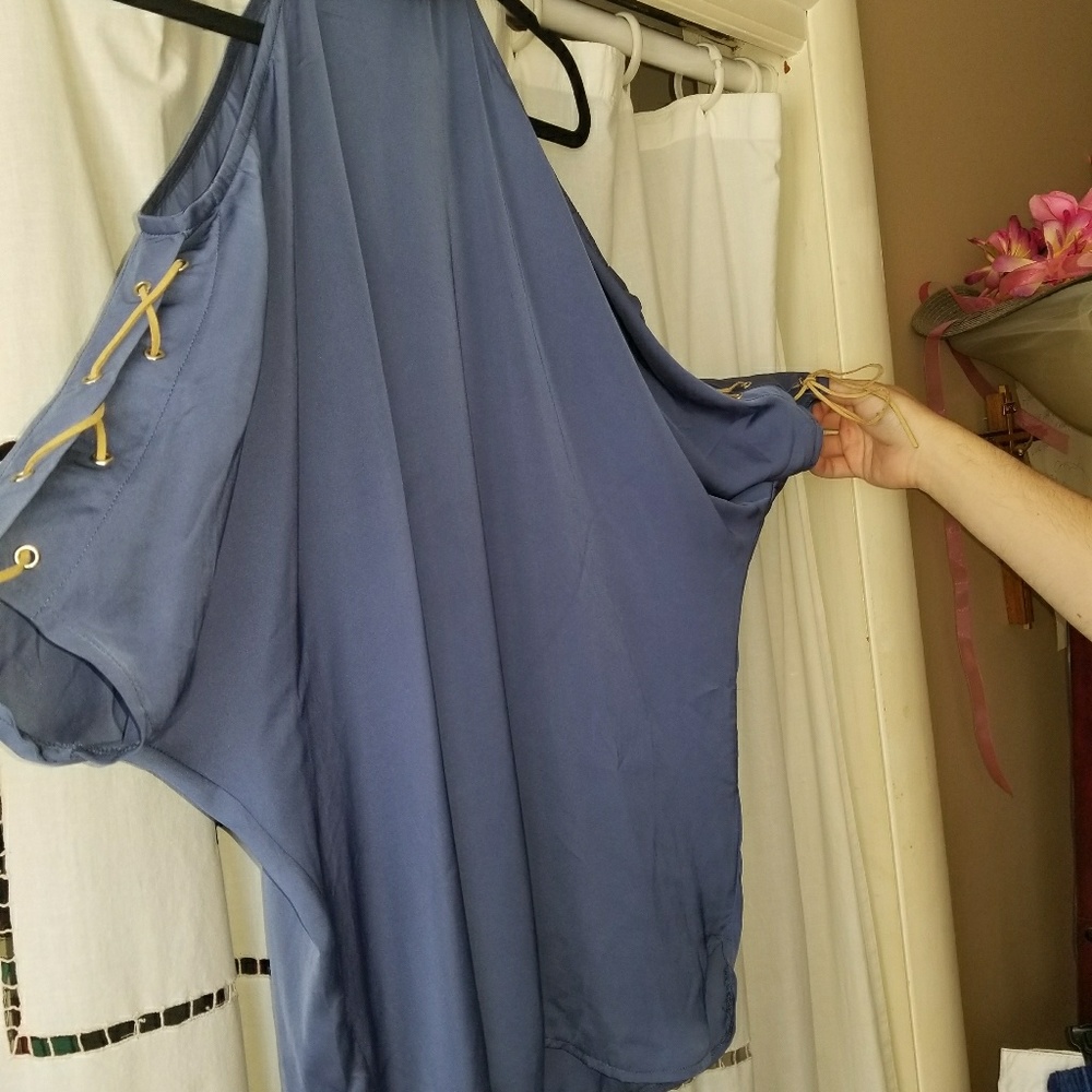 Shoulderless shirt size M